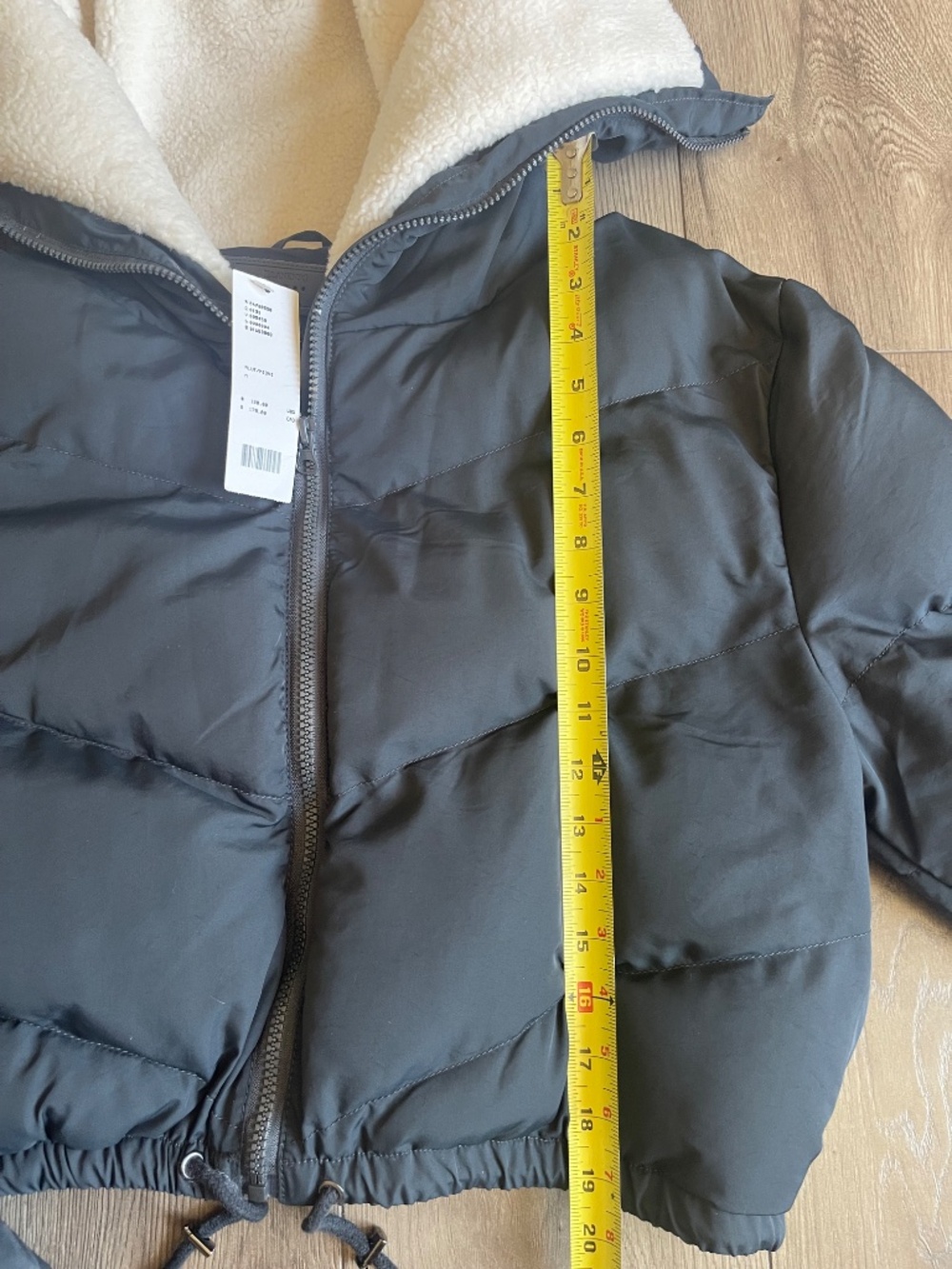 Urban Outfitters Black & Ivory Cropped Puffer Jacket - Picture 6 of 8